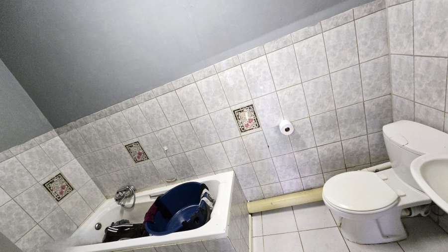 16 Bedroom Property for Sale in Brandwag Free State